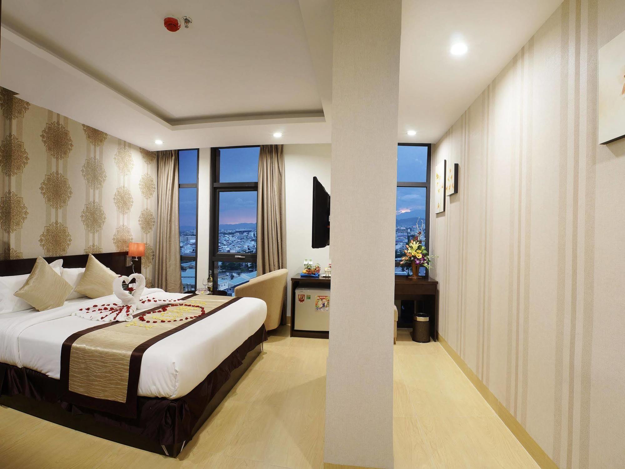 Bac Cuong Hotel Дананг Екстер'єр фото