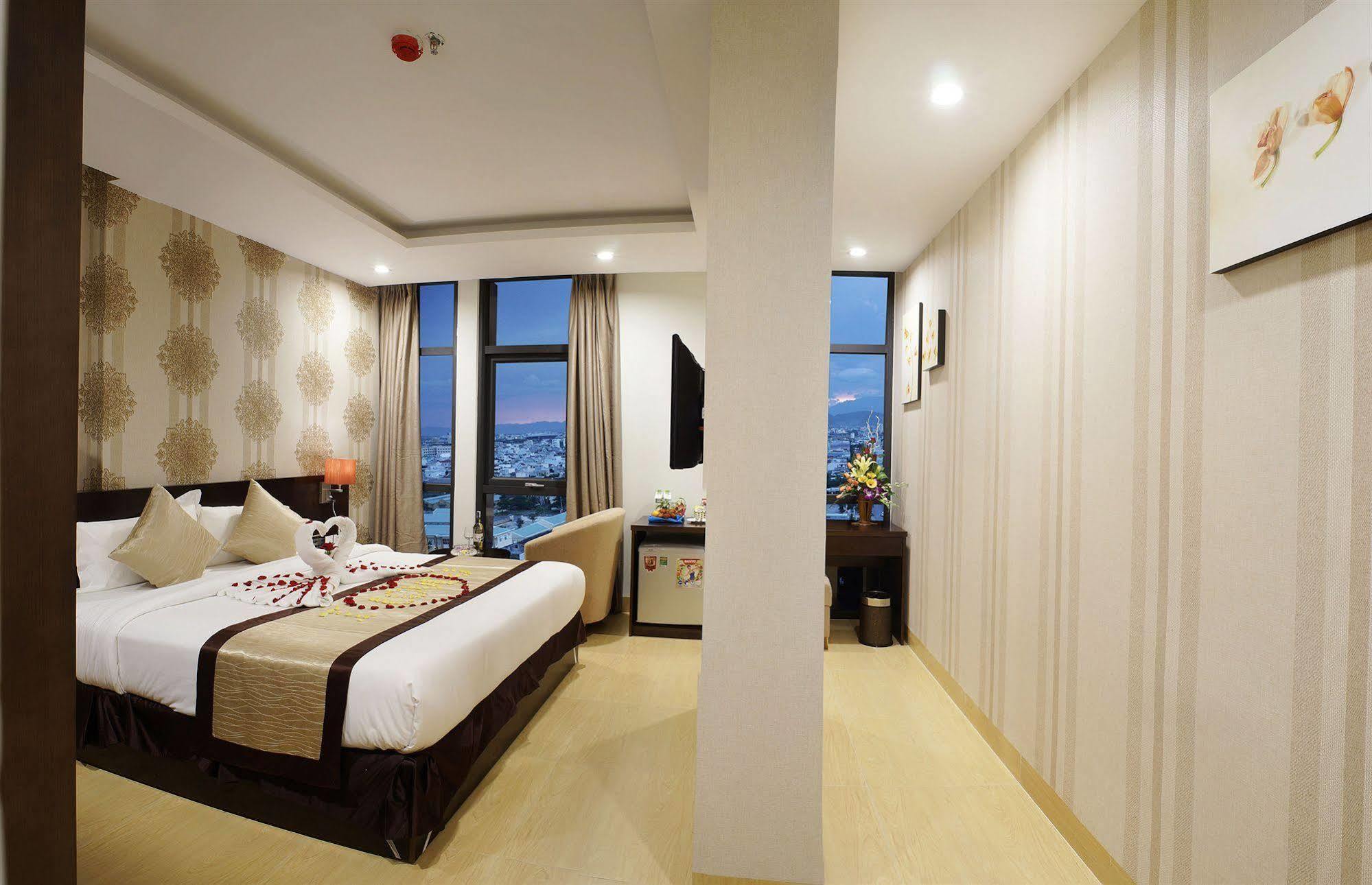 Bac Cuong Hotel Дананг Екстер'єр фото